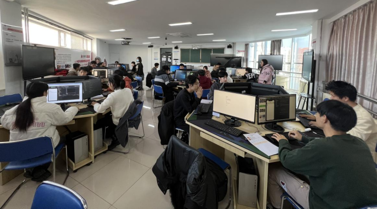 软件与大数据学院举办 1+X 微信小程序开发职业技能等级证书(中级)考试