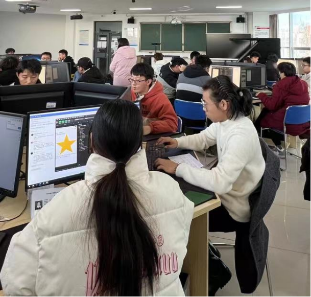 软件与大数据学院举办 1+X 微信小程序开发职业技能等级证书(中级)考试