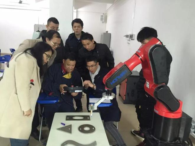 5G时代来临,广涉外信息工程学院推荐哪些专业更具竞争力?