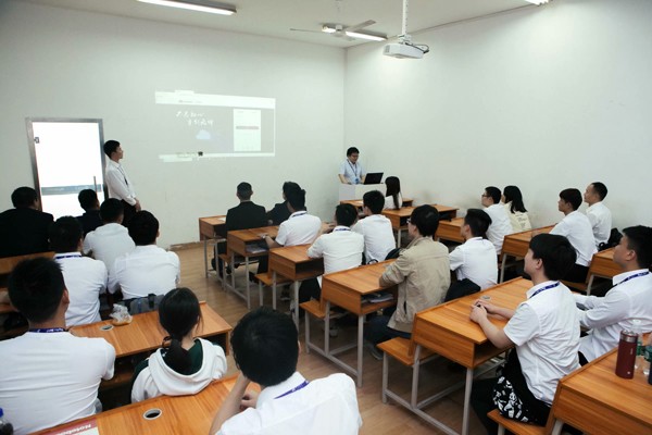 Java软件开发好学吗?初学者入门指南与学习技巧