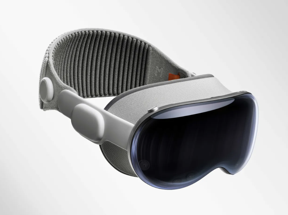 苹果设计团队专访:软件与硬件副总裁深入探讨Apple Vision Pro产品开发与用户体验