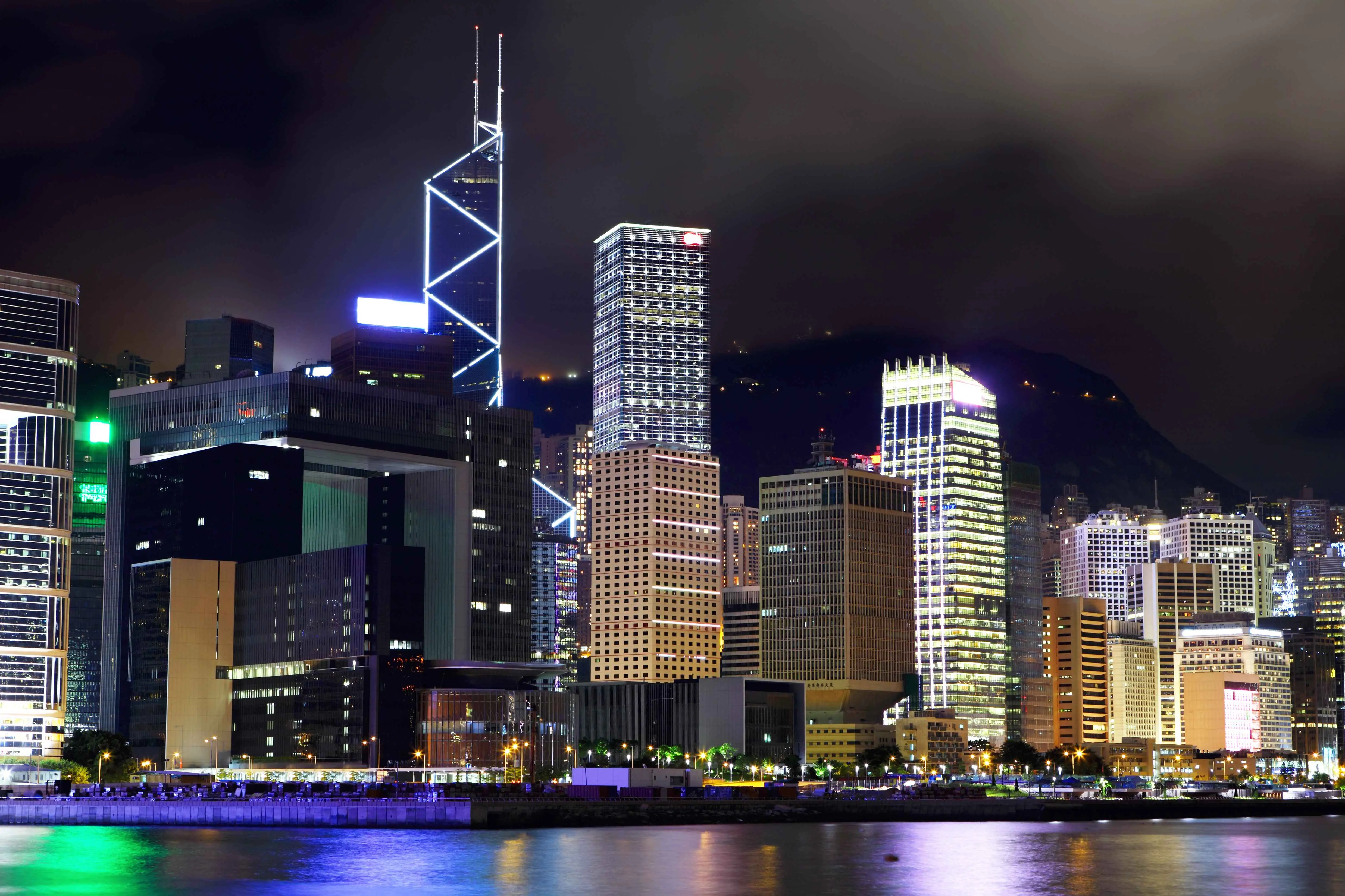 香港创业能申请香港身份吗?一文详解香港创业利弊及内地老板快速启动指南