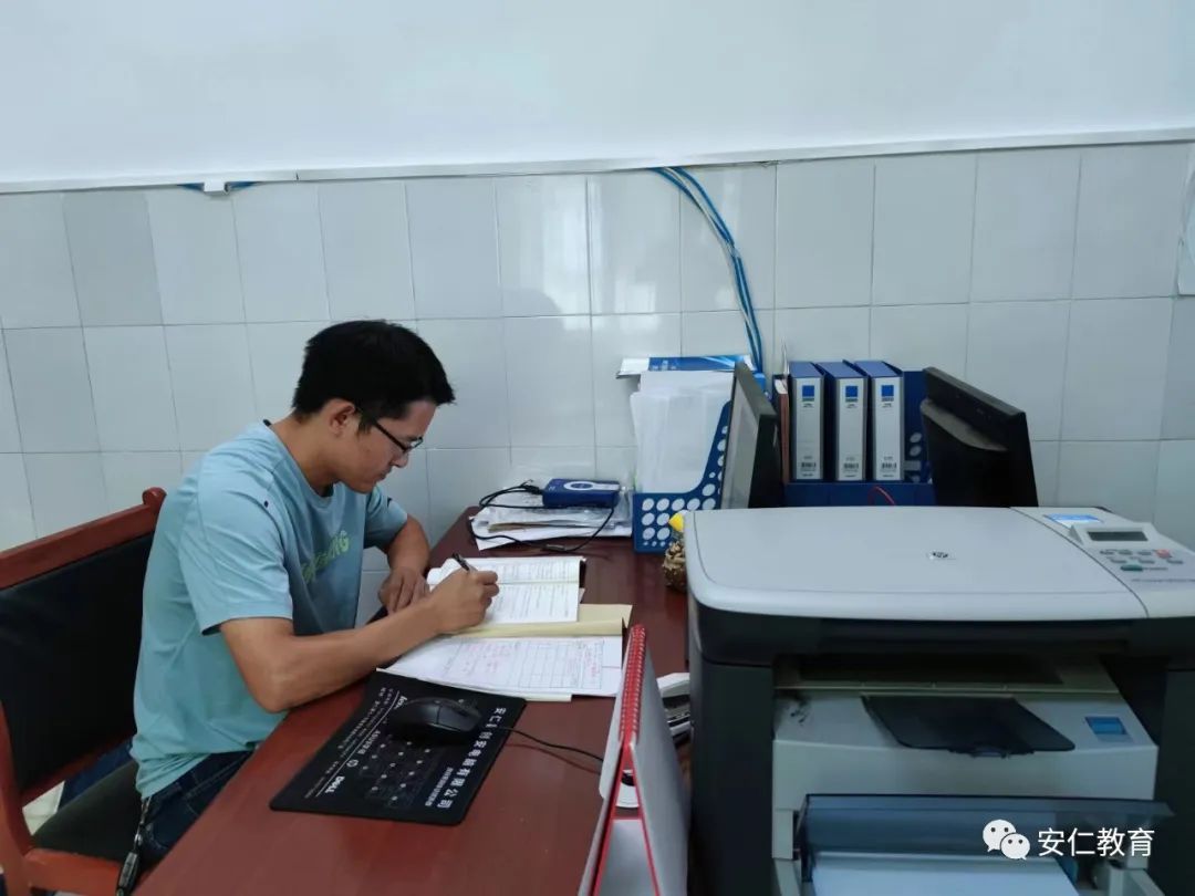 郴州市名教师刘军平:奉献青春于教育,桃李满园显风采