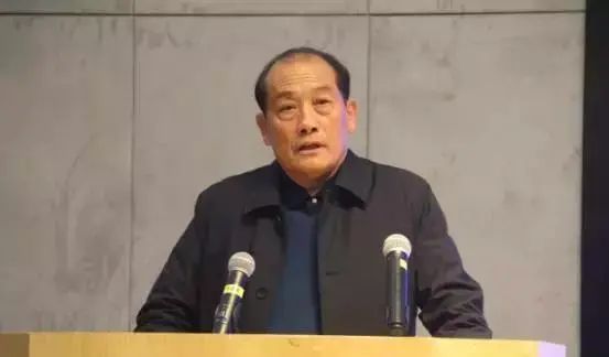 幽兰芬芳溢山谷,踔厉奋发谱华章 - 自然之美与奋斗精神的完美结合